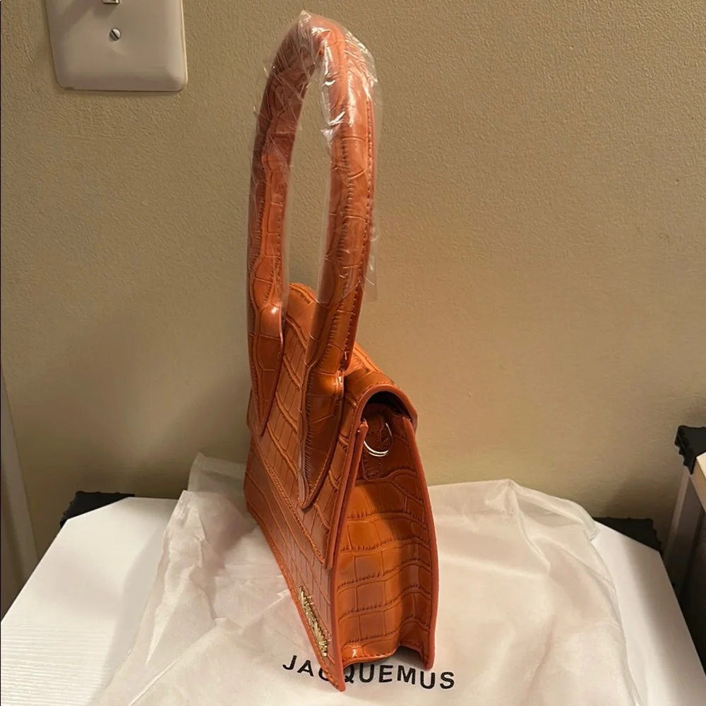 Jacquemus Brown Mini Bag with Structured Design - Picture 4 of 5
